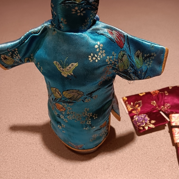 2 bottle covers Japanese dress 1 small (shown on wine-not included)& 1 lg - Picture 2 of 5